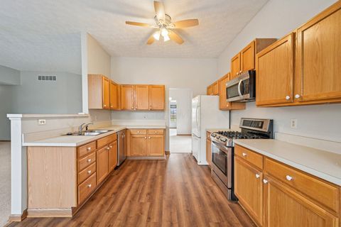 Tiny photo for 2091 Mayflower Circle, Grove City, OH 43123 (MLS # 226008100)