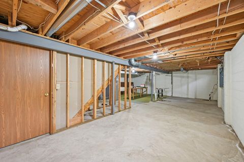 Tiny photo for 2091 Mayflower Circle, Grove City, OH 43123 (MLS # 226008100)