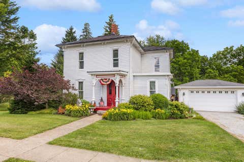 Photo of 194 S Hartford Avenue, Centerburg, OH 43011 (MLS # 226023760)