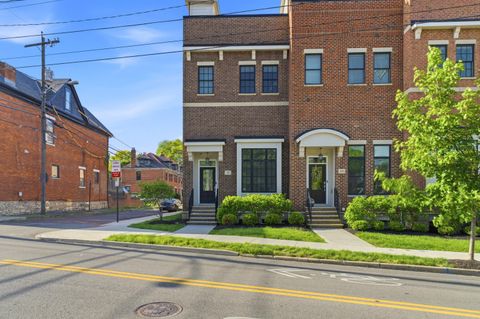 Photo of 31 W Whittier Street, Columbus, OH 43206 (MLS # 226015293)