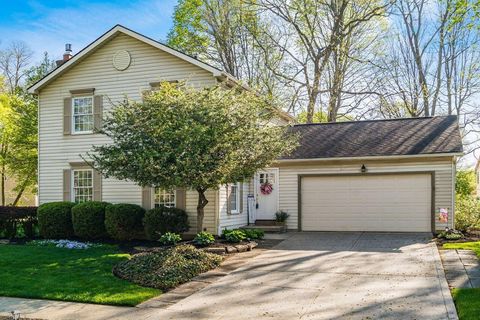 Photo of 5228 Hialeah Court, Columbus, OH 43221 (MLS # 226012731)