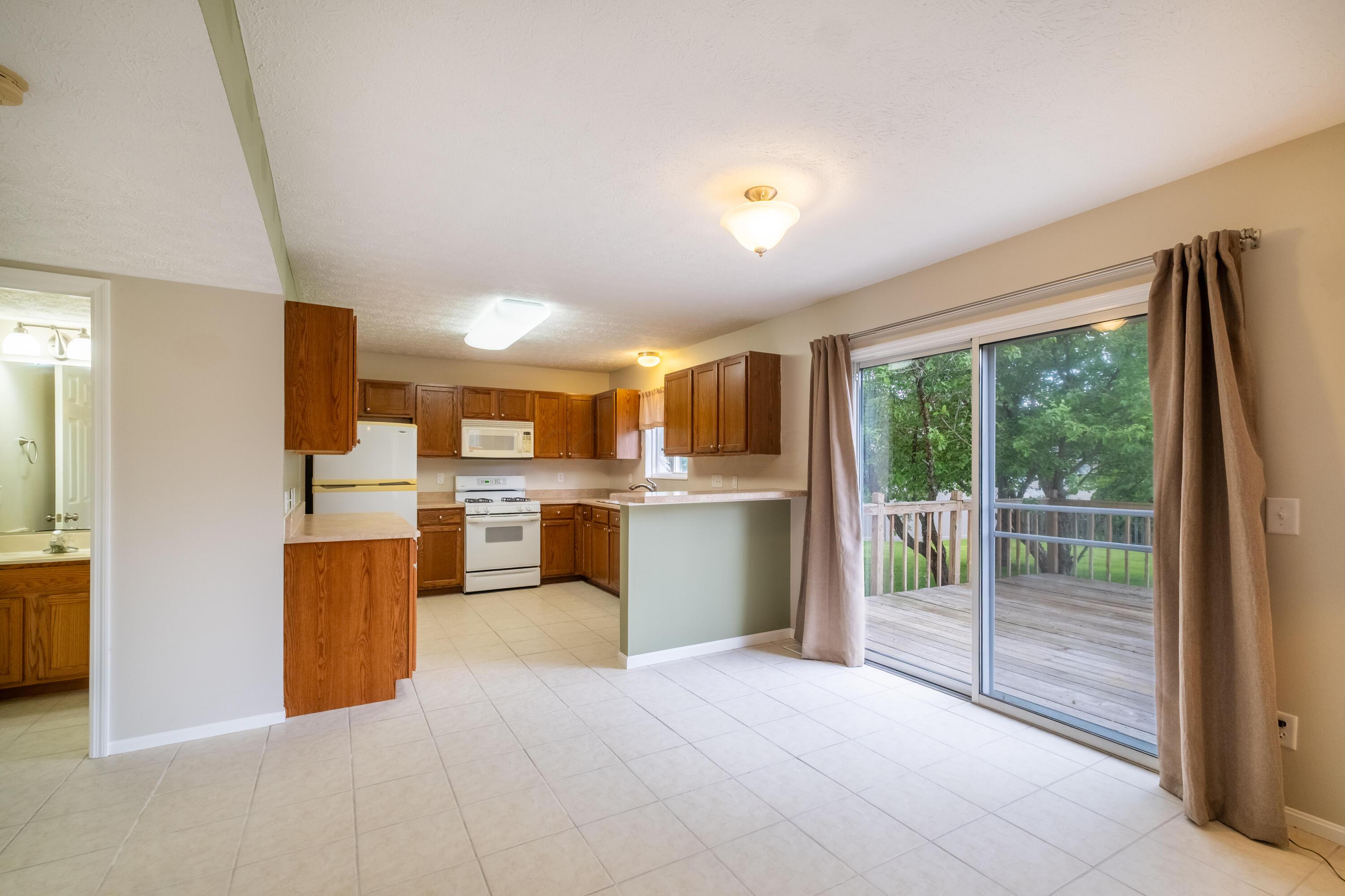 1353 Sentry Lane, Fairborn, Ohio image 16