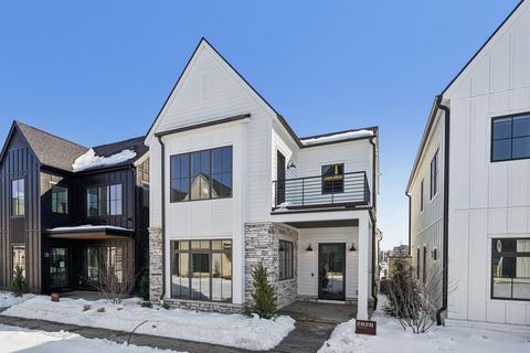 Photo of 2828 Kobuk Drive, Columbus, OH 43228 (MLS # 226003935)