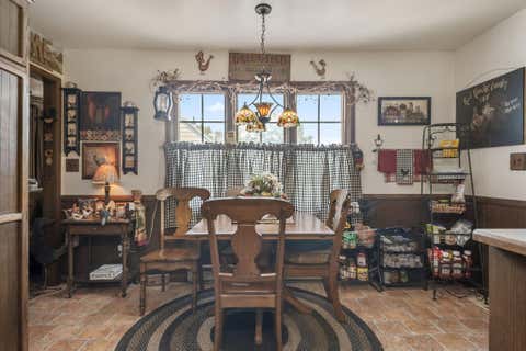 Tiny photo for 400 Maple Drive, Columbus, OH 43228 (MLS # 226030029)
