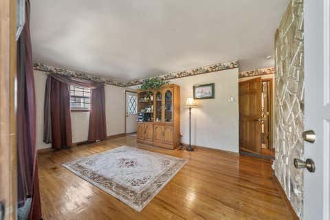 Tiny photo for 400 Maple Drive, Columbus, OH 43228 (MLS # 226030029)