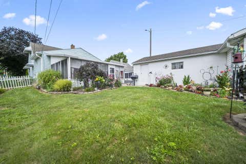 Tiny photo for 400 Maple Drive, Columbus, OH 43228 (MLS # 226030029)
