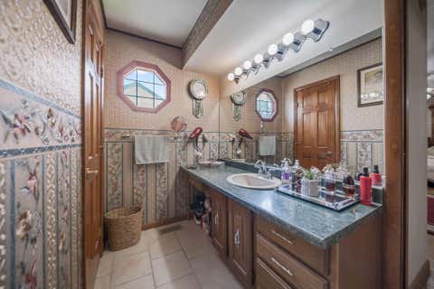 Tiny photo for 400 Maple Drive, Columbus, OH 43228 (MLS # 226030029)
