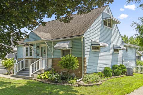 Tiny photo for 400 Maple Drive, Columbus, OH 43228 (MLS # 226030029)