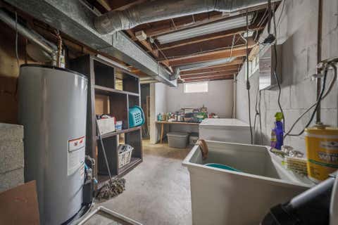 Tiny photo for 400 Maple Drive, Columbus, OH 43228 (MLS # 226030029)
