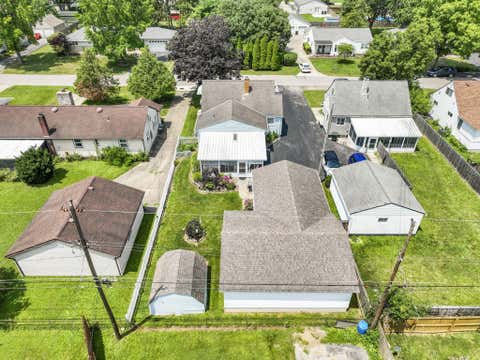 Tiny photo for 400 Maple Drive, Columbus, OH 43228 (MLS # 226030029)