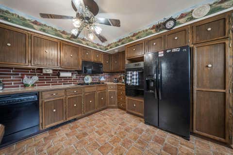 Tiny photo for 400 Maple Drive, Columbus, OH 43228 (MLS # 226030029)