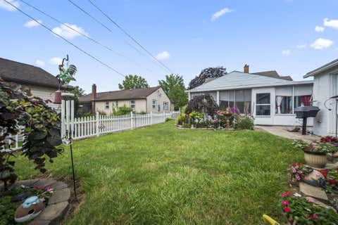 Tiny photo for 400 Maple Drive, Columbus, OH 43228 (MLS # 226030029)