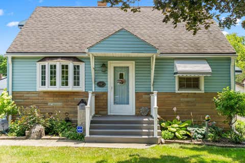 Tiny photo for 400 Maple Drive, Columbus, OH 43228 (MLS # 226030029)