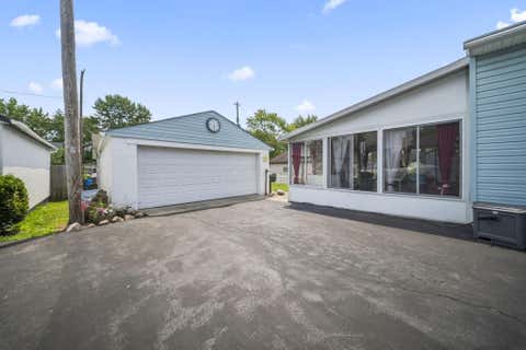 Tiny photo for 400 Maple Drive, Columbus, OH 43228 (MLS # 226030029)
