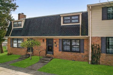 Photo of 655 Providence Avenue B #B, Columbus, OH 43214 (MLS # 226003251)