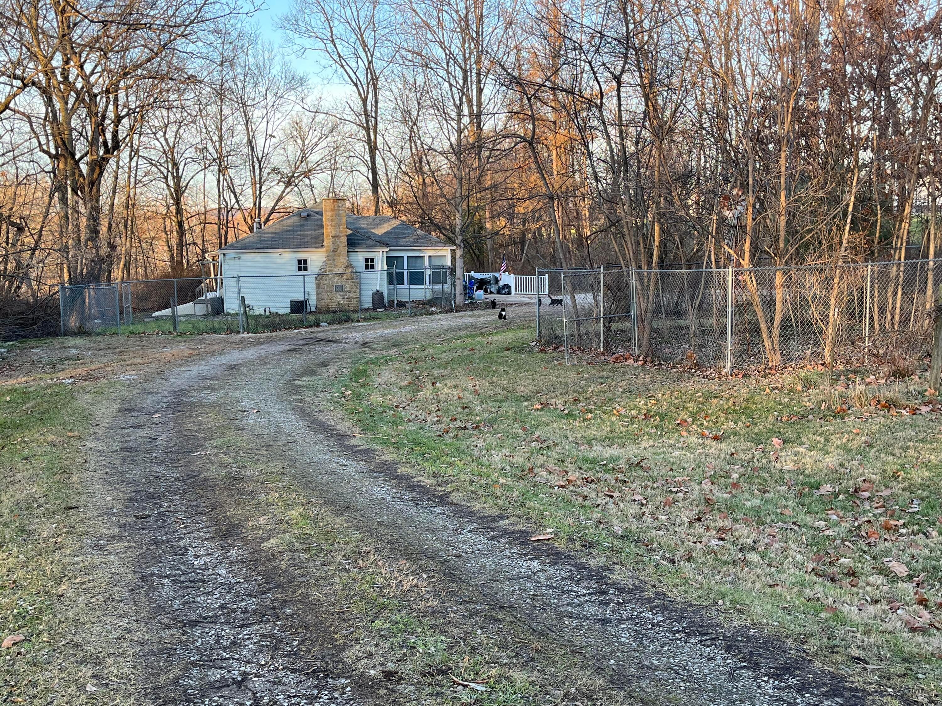 898 Hazel Avenue, Heath, Ohio image 3