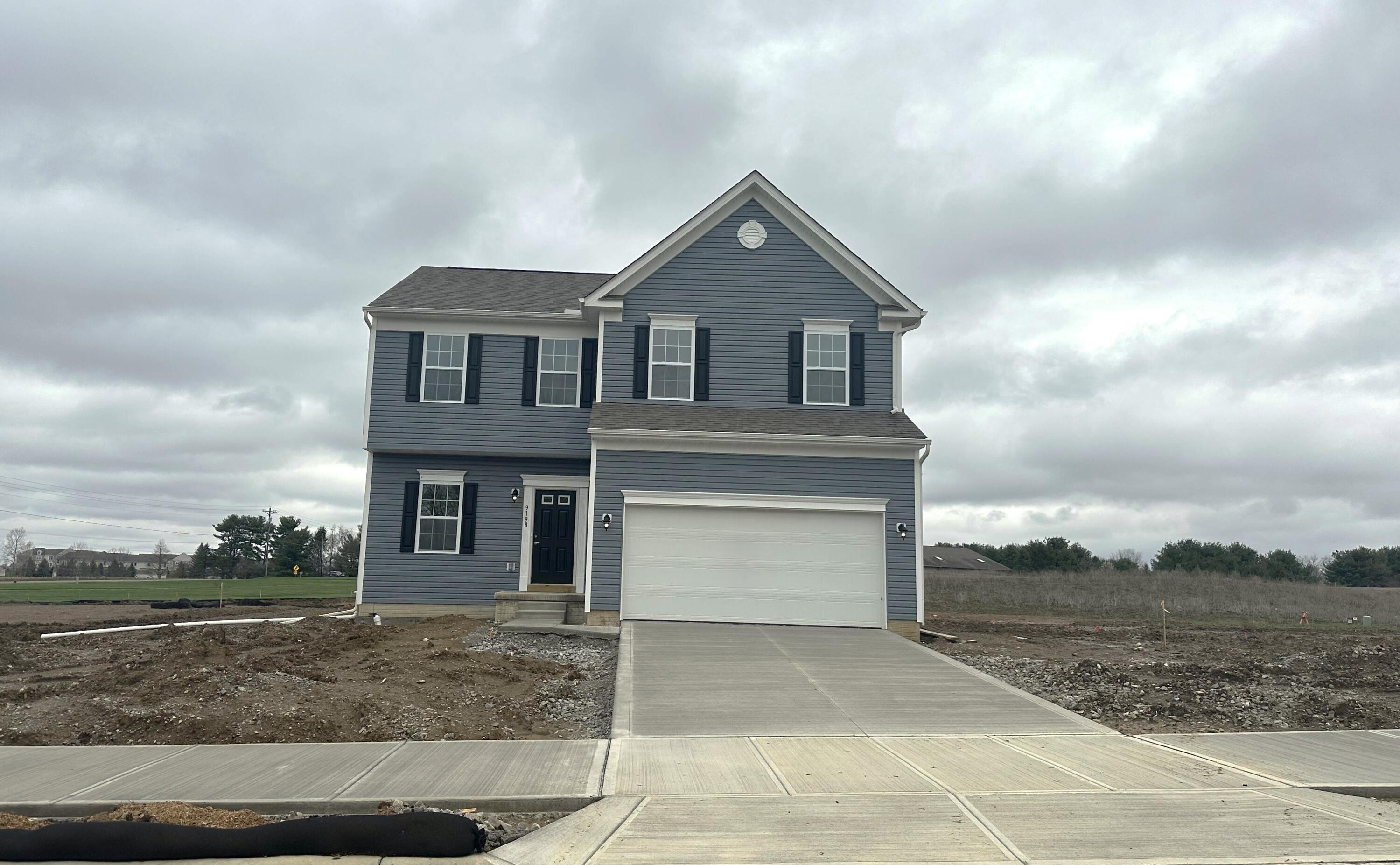 9198 Crescent View Drive, Canal Winchester, Ohio image 2