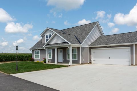 Photo of 110 Cumberland Meadows Circle, Hebron, OH 43025 (MLS # 226008339)