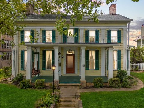 Photo of 325 E Chestnut Street, Lancaster, OH 43130 (MLS # 226016498)