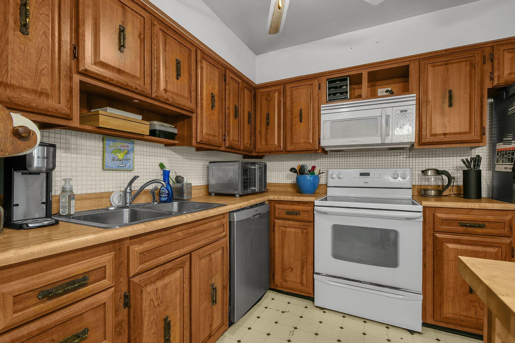 6647 Carriage Lane, Reynoldsburg, Ohio image 7