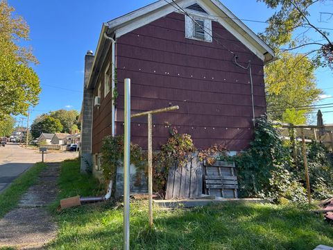 Photo of 1074 Wheeling Avenue, Zanesville, OH 43701 (MLS # 225039637)