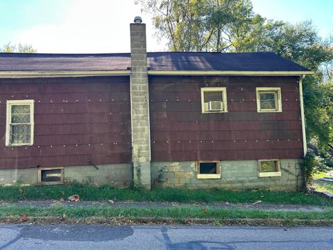 Tiny photo for 1074 Wheeling Avenue, Zanesville, OH 43701 (MLS # 225039637)