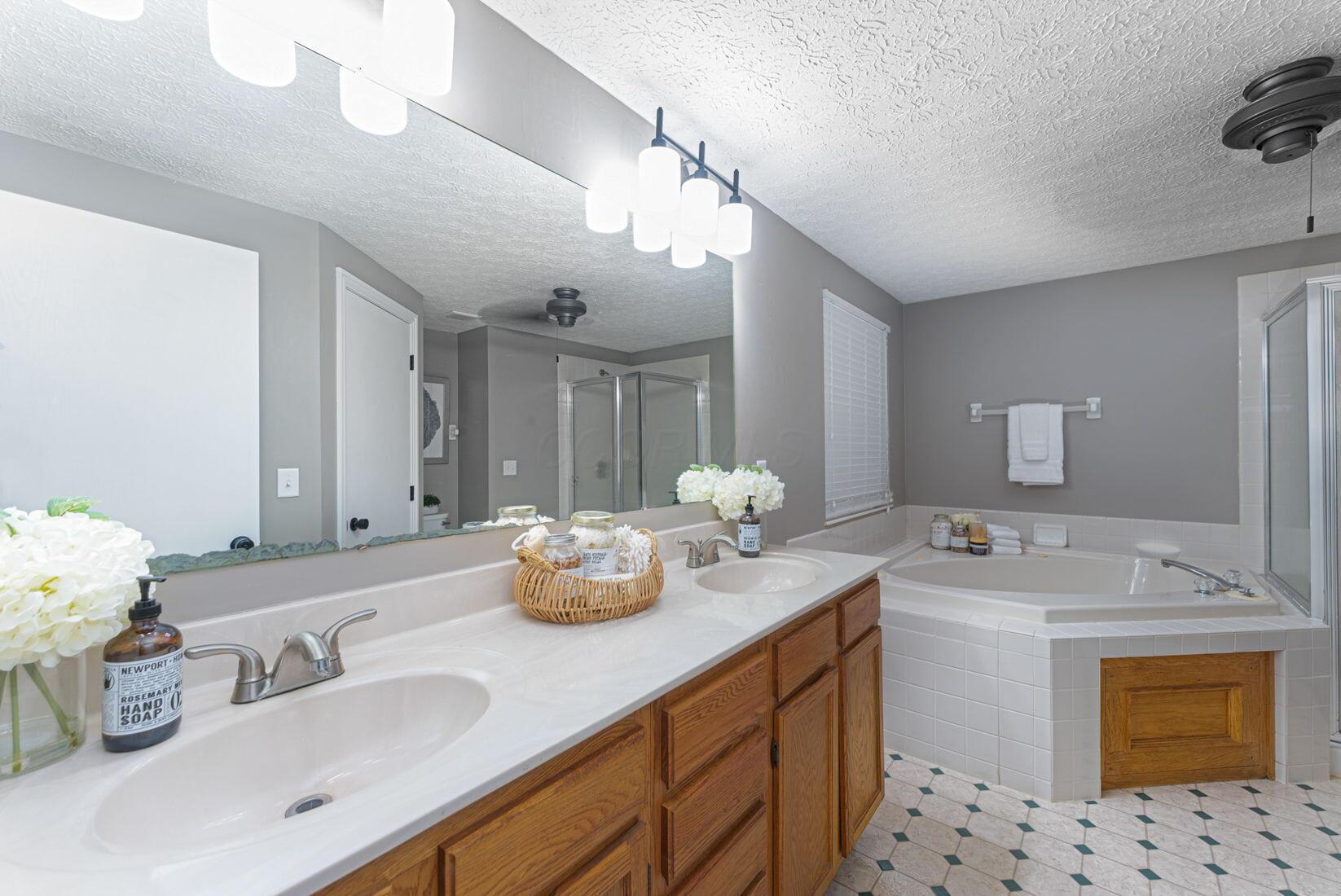 1063 Rousseau Lane, Galloway, Ohio image 29