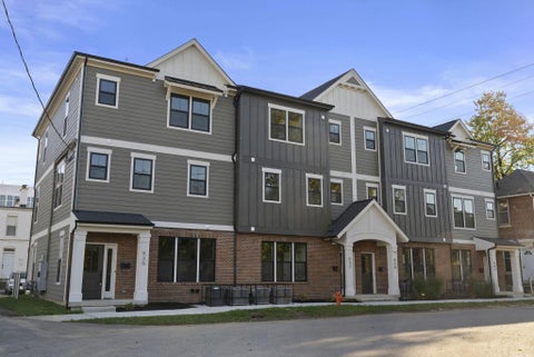 Photo of 537 W Chapel Street, Columbus, OH 43215 (MLS # 226040609)