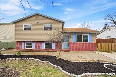 Photo of 3309 Parklane Avenue, Columbus, OH 43231 (MLS # 226007251)