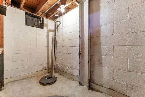 Tiny photo for 1661 E Whittier Street, Columbus, OH 43206 (MLS # 226002836)