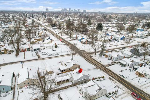 Tiny photo for 1661 E Whittier Street, Columbus, OH 43206 (MLS # 226002836)