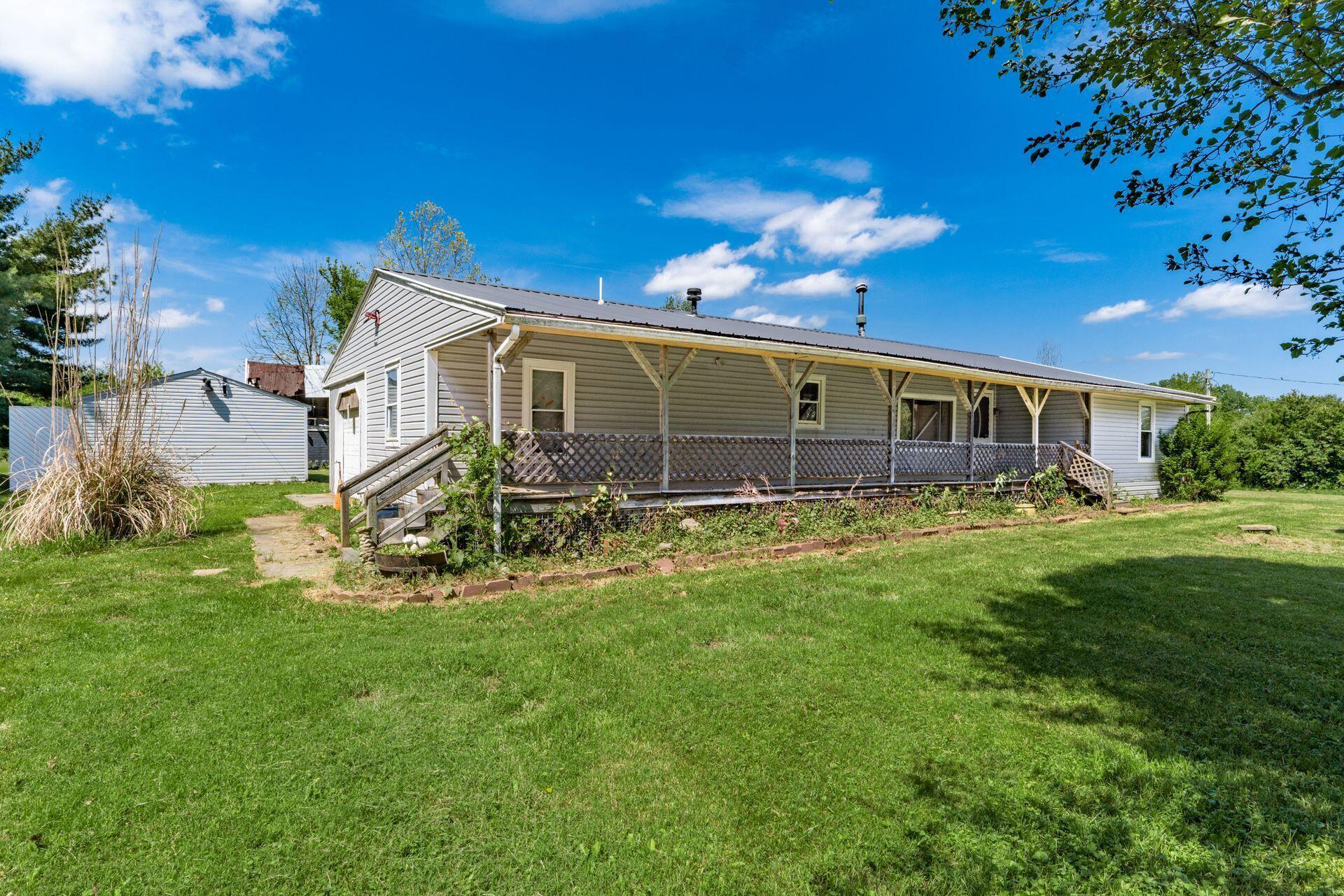 7162 Grubb Road, Thornville, Ohio image 1