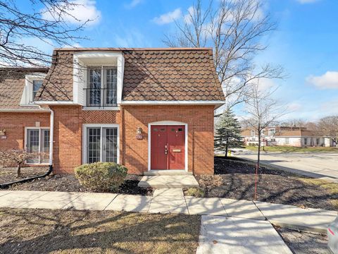 Photo of 2861 Chateau Circle 22 #22, Columbus, OH 43221 (MLS # 226005098)