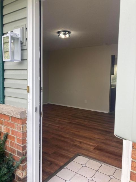 Photo of 3201 Pelden Court, Columbus, OH 43231 (MLS # 225039056)