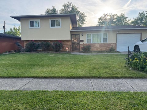 Photo of 1587 Deporres Drive, Columbus, OH 43219 (MLS # 226020641)