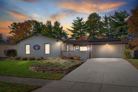 Photo of 5111 Portland Street, Columbus, OH 43220 (MLS # 225041928)