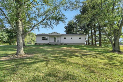 Photo of 2597 Blacklick Eastern Road NW, Baltimore, OH 43105 (MLS # 225037130)