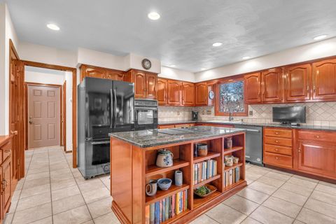 Tiny photo for 1176 Scarlet Court, Westerville, OH 43081 (MLS # 226012986)