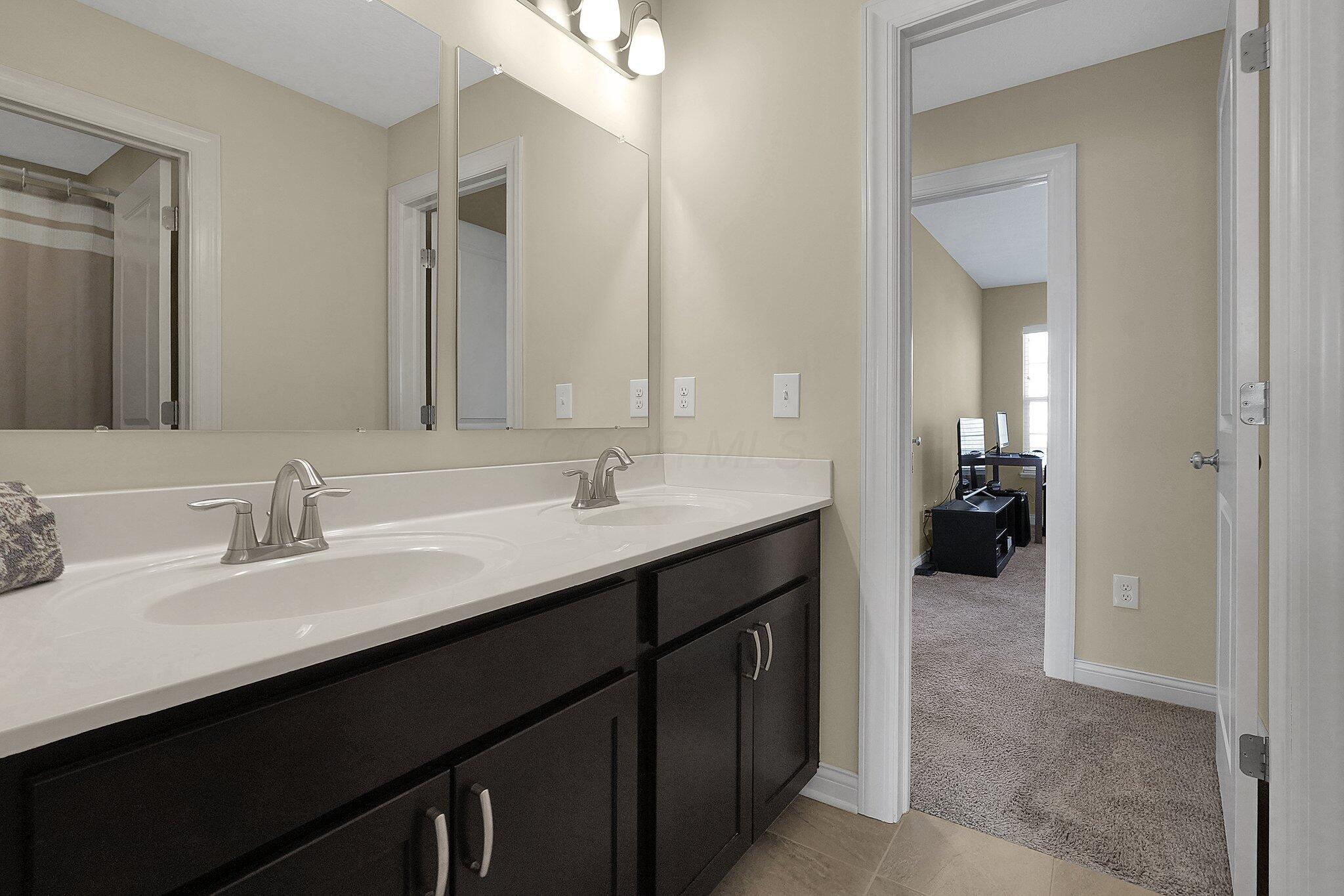 1241 Mcclish Court, Grove City, Ohio image 46