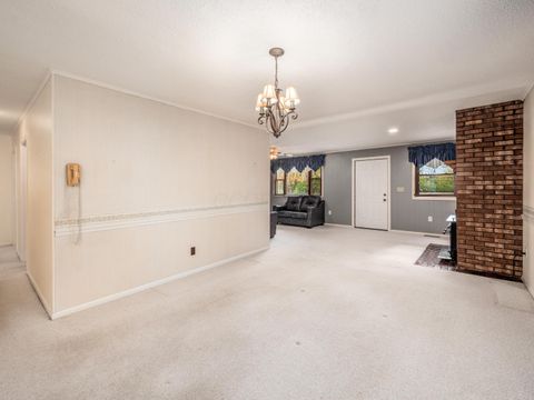 Tiny photo for 696 Williams Road, Columbus, OH 43207 (MLS # 225041910)