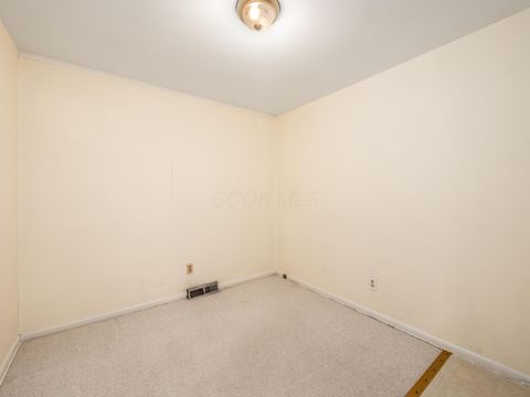 Tiny photo for 696 Williams Road, Columbus, OH 43207 (MLS # 225041910)