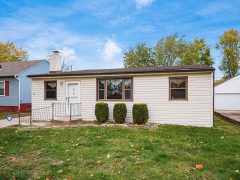 Tiny photo for 696 Williams Road, Columbus, OH 43207 (MLS # 225041910)