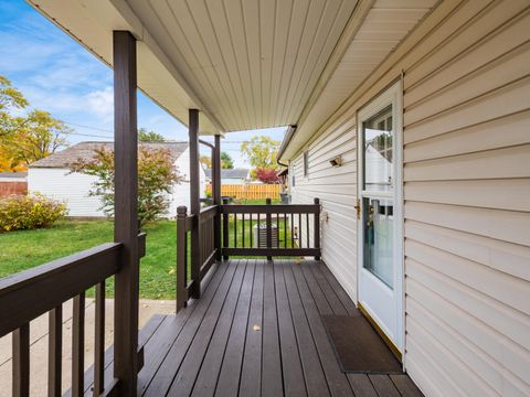 Tiny photo for 696 Williams Road, Columbus, OH 43207 (MLS # 225041910)