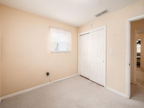 Tiny photo for 696 Williams Road, Columbus, OH 43207 (MLS # 225041910)