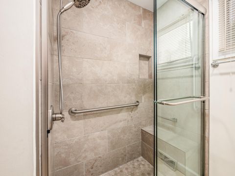 Tiny photo for 696 Williams Road, Columbus, OH 43207 (MLS # 225041910)