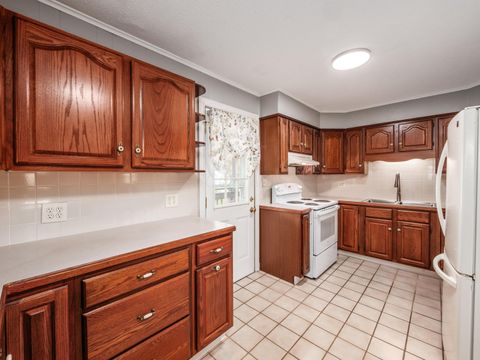 Tiny photo for 696 Williams Road, Columbus, OH 43207 (MLS # 225041910)