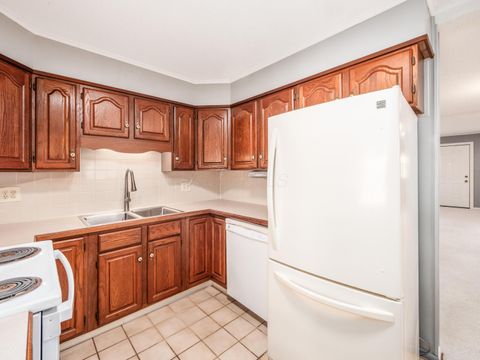 Tiny photo for 696 Williams Road, Columbus, OH 43207 (MLS # 225041910)