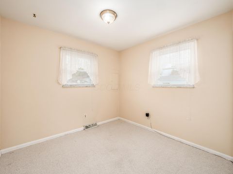 Tiny photo for 696 Williams Road, Columbus, OH 43207 (MLS # 225041910)