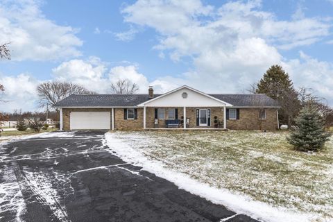 Photo of 11946 Yankeetown Pike, Mount Sterling, OH 43143 (MLS # 225046463)