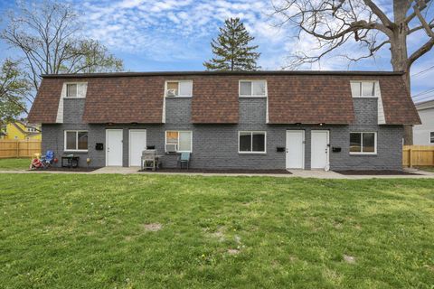 Photo of 1524 Genessee Avenue, Columbus, OH 43211 (MLS # 226012967)